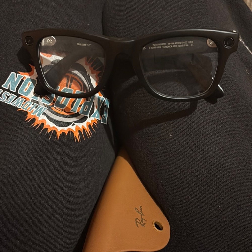 Meta-Ray-Ban AI smart glasses - Picture 6 of 7